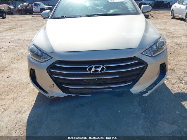 Hyundai ELANTRA SE 2018 5NPD74LF7JH391978 Image 6