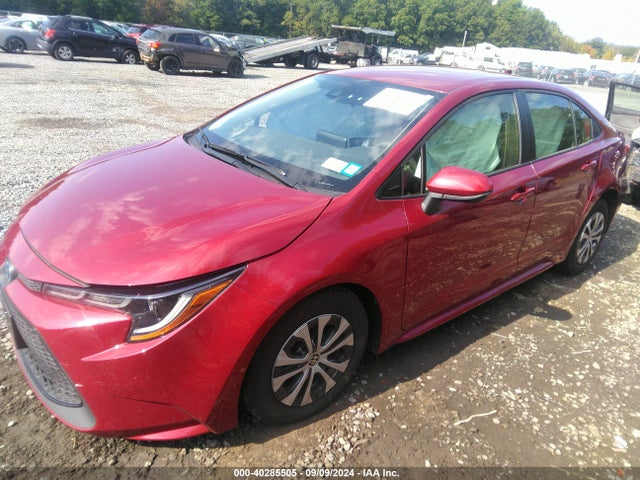 Toyota Corolla Hybrid Le 2022 JTDEAMDE3NJ059562 Image 2