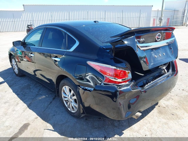 Nissan Altima 2.5 S 2015 1N4AL3AP1FN340588 Image 3