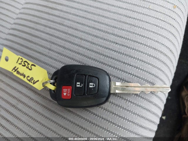 Toyota RAV4 LE 2015 JTMBFREV0FJ046379 Image 11