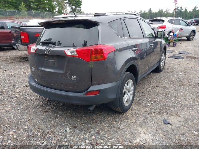 Toyota RAV4 LE 2015 JTMBFREV0FJ046379 Image 4