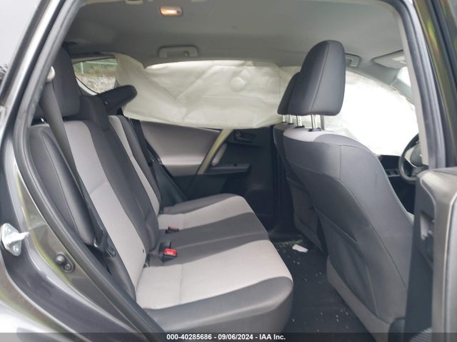 Toyota RAV4 LE 2015 JTMBFREV0FJ046379 Image 8