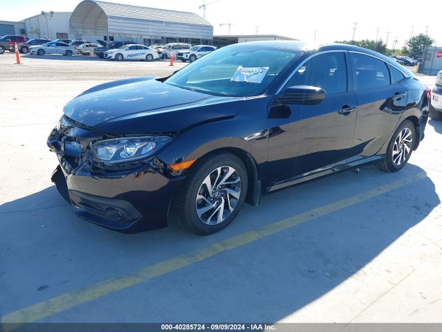 Honda CIVIC EX 2018 2HGFC2F71JH564143 Image 2