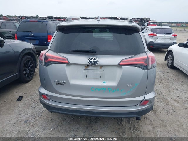 Toyota RAV4 LE 2017 2T3ZFREV8HW320933 Image 17