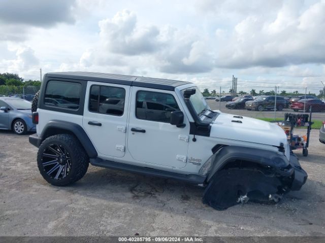 1C4HJXDGXKW583015 Jeep Wrangler Unlimited Sport 4x4