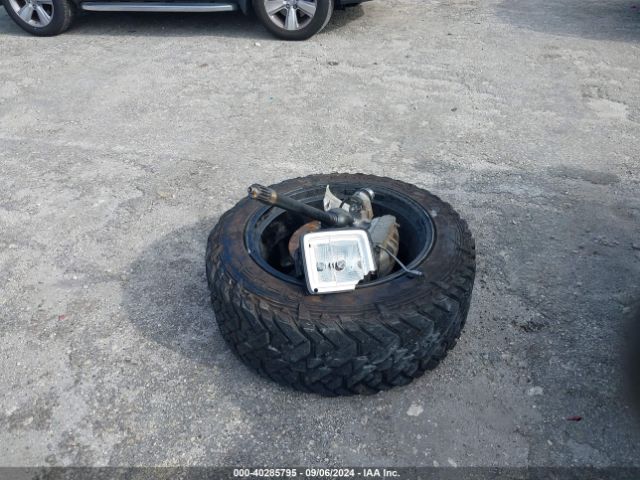1C4HJXDGXKW583015 Jeep Wrangler Unlimited Sport 4x4