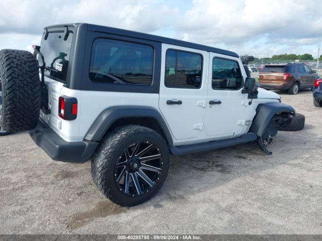 1C4HJXDGXKW583015 Jeep Wrangler Unlimited Sport 4x4