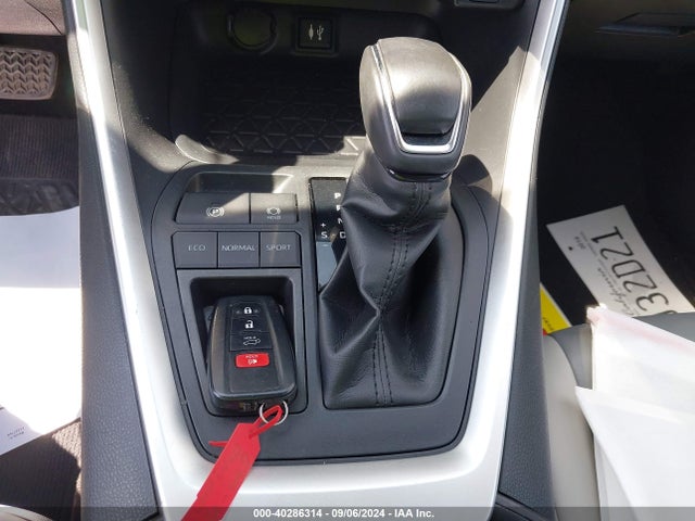 Toyota Rav4 Xle Premium 2019 JTMC1RFV1KJ002533 Image 11