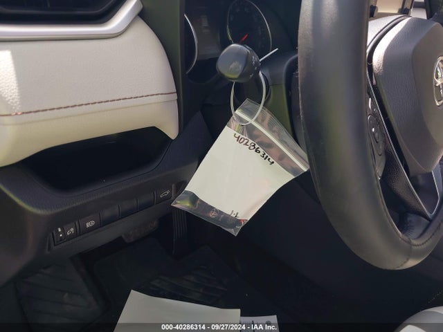 Toyota Rav4 Xle Premium 2019 JTMC1RFV1KJ002533 Image 18