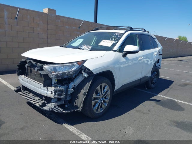 Toyota Rav4 Xle Premium 2019 JTMC1RFV1KJ002533 Image 2