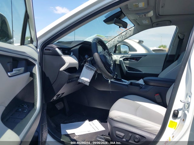 Toyota Rav4 Xle Premium 2019 JTMC1RFV1KJ002533 Image 5
