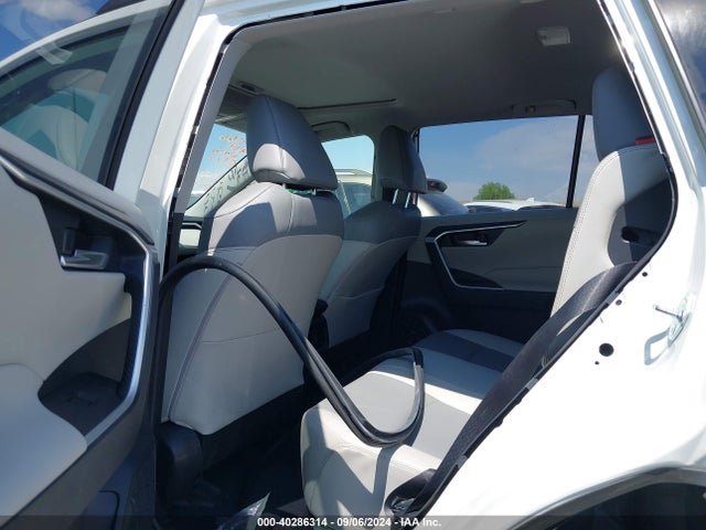 Toyota Rav4 Xle Premium 2019 JTMC1RFV1KJ002533 Image 8