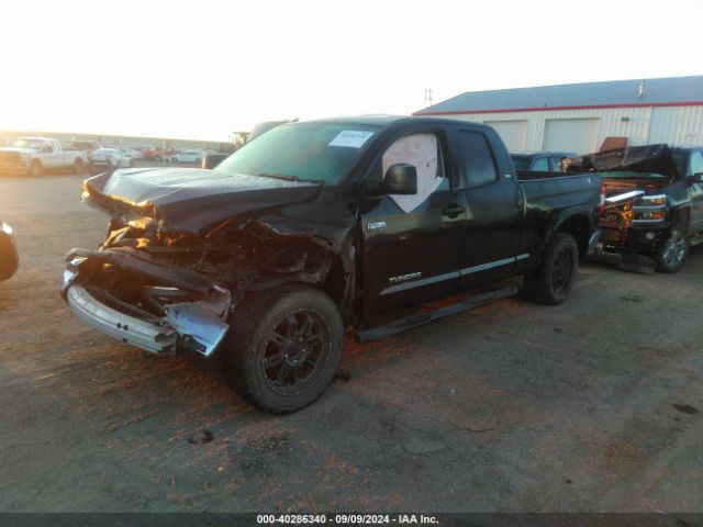 5TFUW5F14EX394405 Toyota Tundra Sr5 5.7l V8
