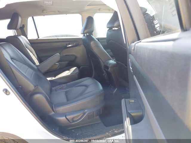Toyota Highlander Xle 2022 5TDGZRAH6NS099831 Image 8