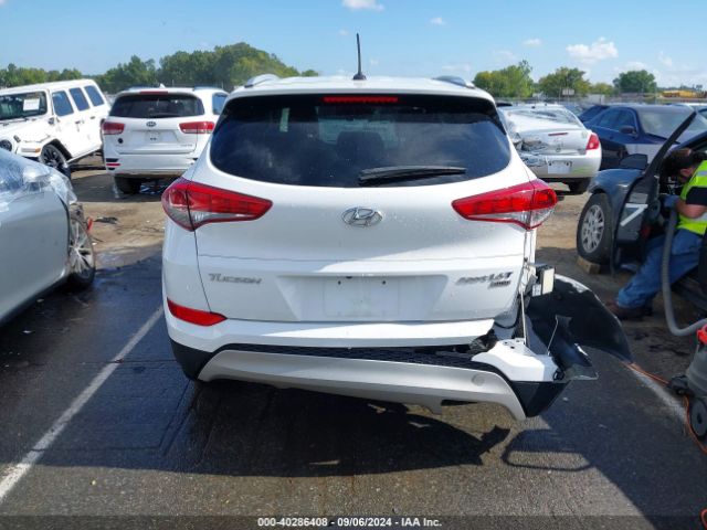 KM8J3CA22HU351389 Hyundai Tucson Sport