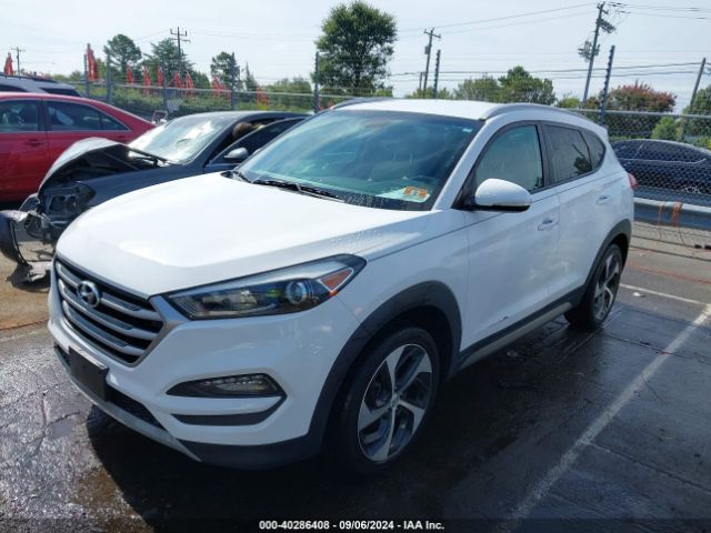 KM8J3CA22HU351389 Hyundai Tucson Sport