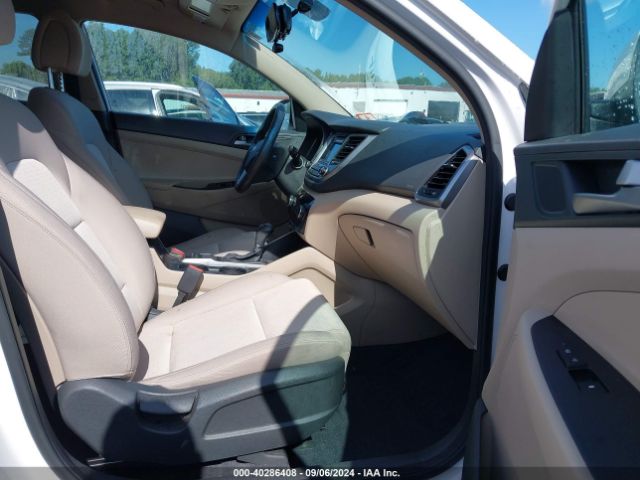 KM8J3CA22HU351389 Hyundai Tucson Sport