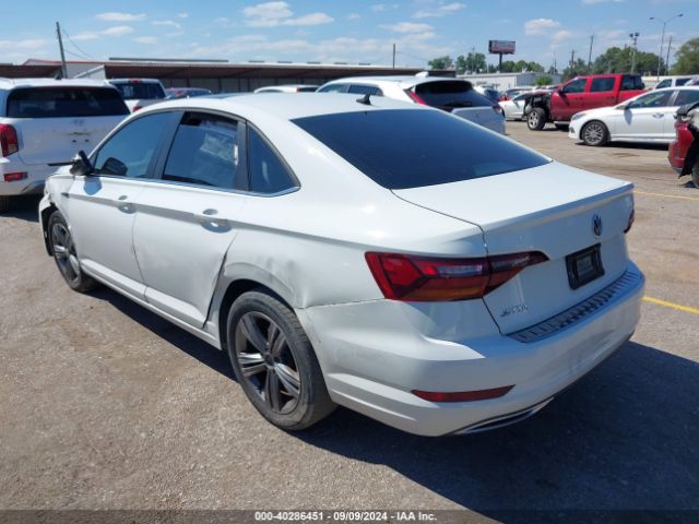 3VWCB7BU0KM221885 Volkswagen Jetta