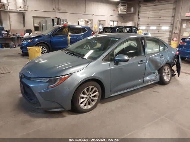 Toyota COROLLA LE 2022 JTDVPMAE4N3018008 Image 2