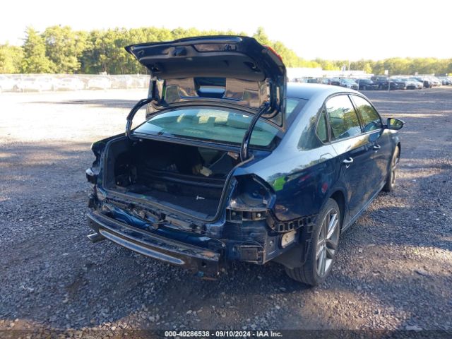 1VWAA7A3XJC018635 Volkswagen Passat 2.0t R-line/2.0t S