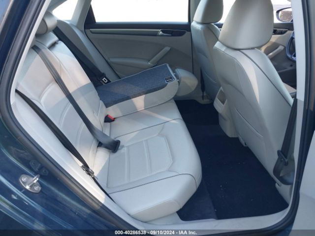 1VWAA7A3XJC018635 Volkswagen Passat 2.0t R-line/2.0t S