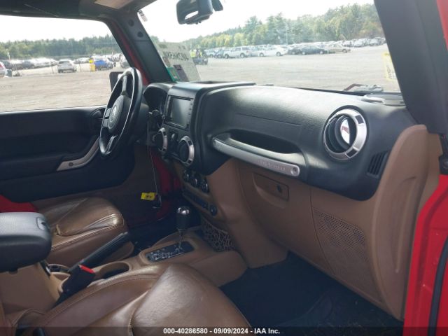 1C4BJWEG0FL563975 Jeep Wrangler Unlimited Sahara