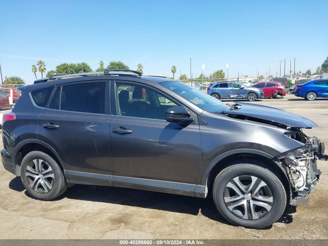 Toyota RAV4 LE 2018 JTMZFREV0JJ172555 Image 14