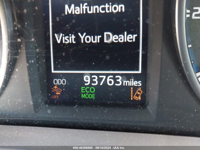 Toyota RAV4 LE 2018 JTMZFREV0JJ172555 Image 16