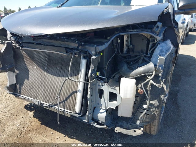 Toyota RAV4 LE 2018 JTMZFREV0JJ172555 Image 19