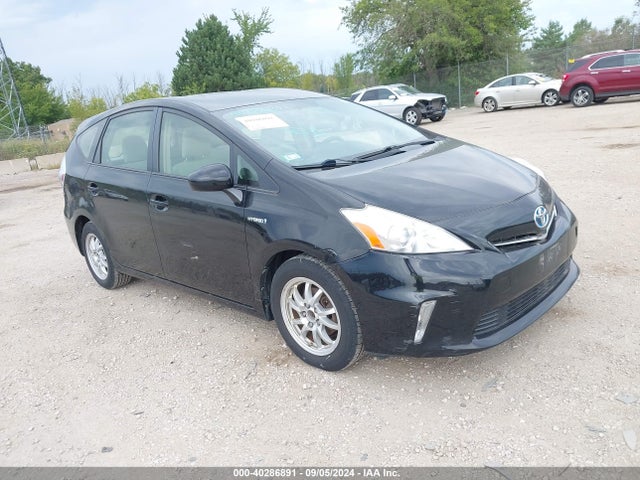 Toyota Prius V Two 2014 JTDZN3EU1EJ013587 Image 1