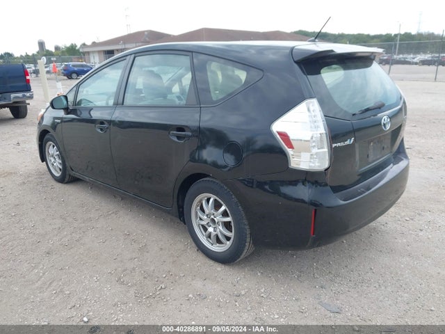 Toyota Prius V Two 2014 JTDZN3EU1EJ013587 Image 3