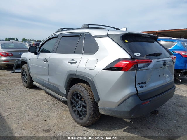Toyota RAV4 LE 2021 2T3K1RFV8MW166197 Image 3