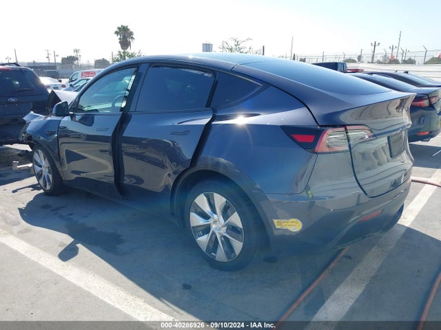 2021 TESLA MODEL Y 5YJYGDEE6MF302880 Photo 2