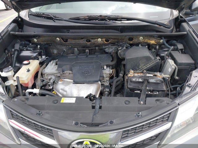 Toyota RAV4 LE 2015 JTMZFREV5FJ057585 Image 10