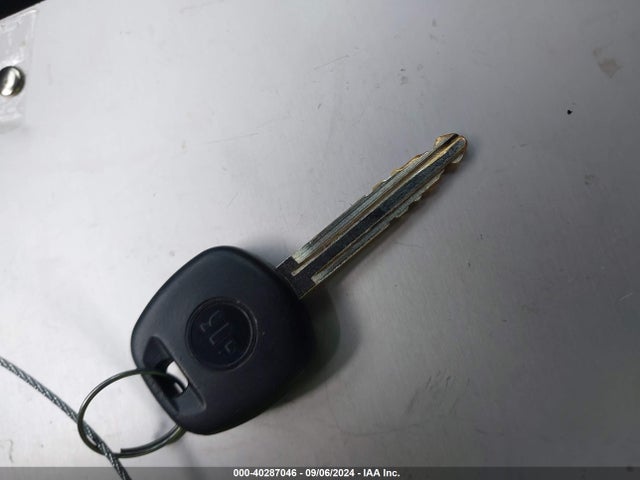 Toyota RAV4 LE 2015 JTMZFREV5FJ057585 Image 11