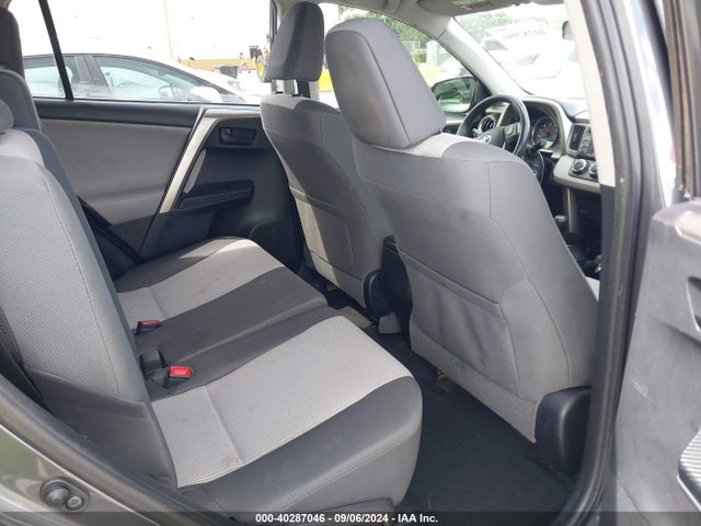 Toyota RAV4 LE 2015 JTMZFREV5FJ057585 Image 8