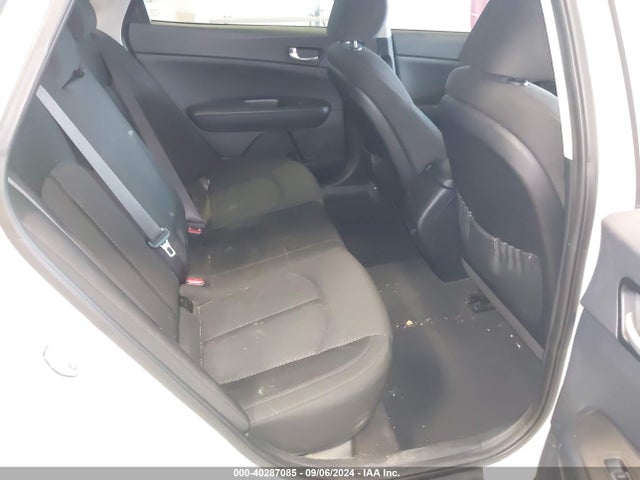 KIA Optima Lx 2016 KNAGT4L34G5090685 Image 8