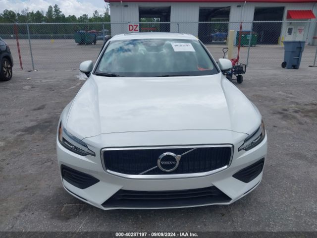 7JRA22TK5KG013684 Volvo S60 T6 Momentum