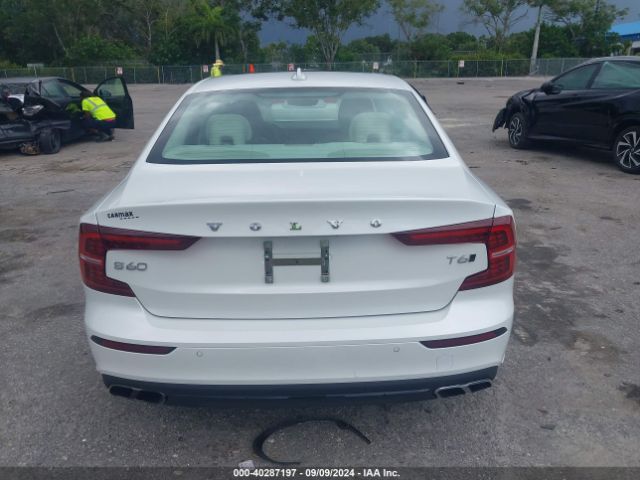 7JRA22TK5KG013684 Volvo S60 T6 Momentum