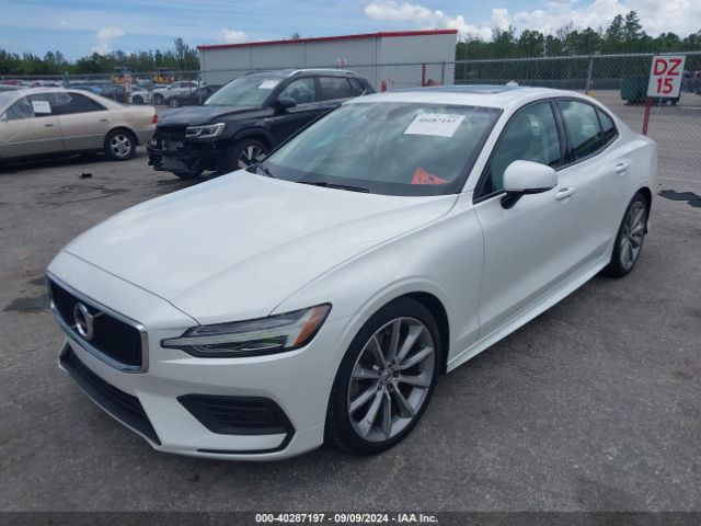 7JRA22TK5KG013684 Volvo S60 T6 Momentum