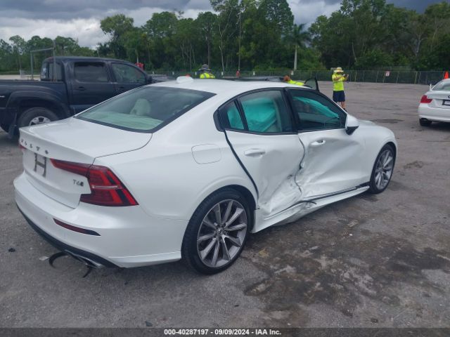7JRA22TK5KG013684 Volvo S60 T6 Momentum