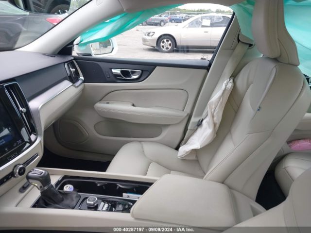 7JRA22TK5KG013684 Volvo S60 T6 Momentum