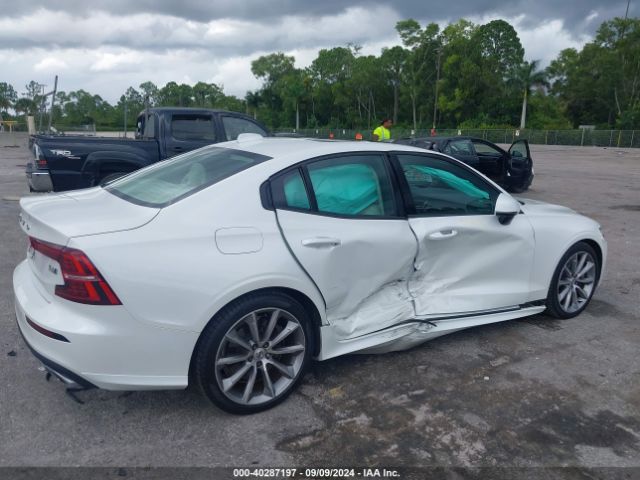 7JRA22TK5KG013684 Volvo S60 T6 Momentum