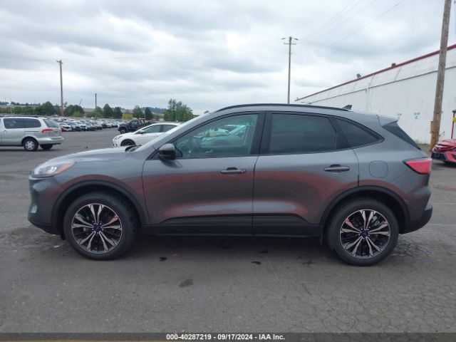 1FMCU9H91NUB61638 Ford ESCAPE SEL