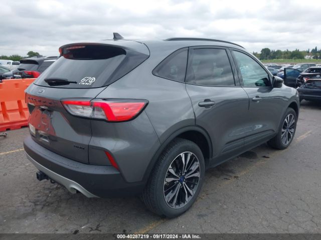 1FMCU9H91NUB61638 Ford ESCAPE SEL