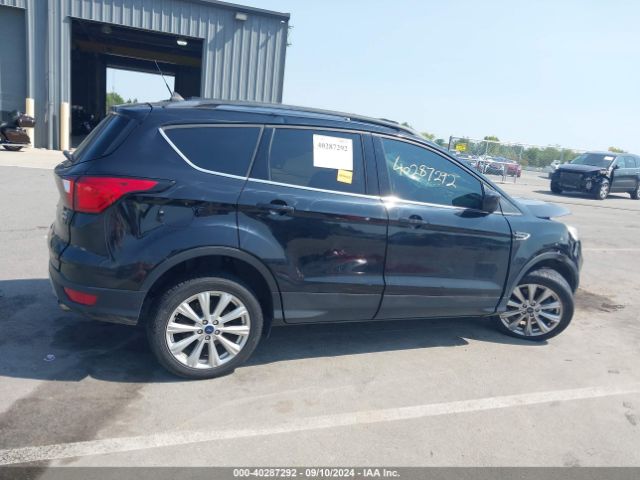 1FMCU9HD5KUA01097 Ford ESCAPE SEL