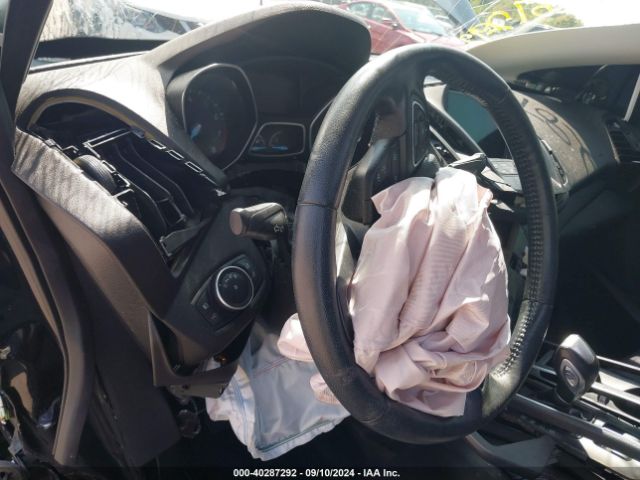 1FMCU9HD5KUA01097 Ford ESCAPE SEL