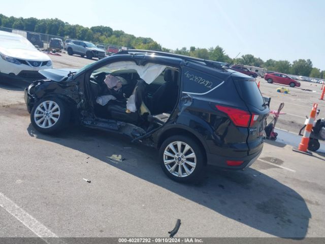 1FMCU9HD5KUA01097 Ford ESCAPE SEL
