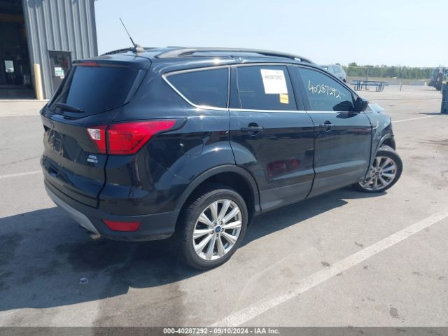 1FMCU9HD5KUA01097 Ford ESCAPE SEL