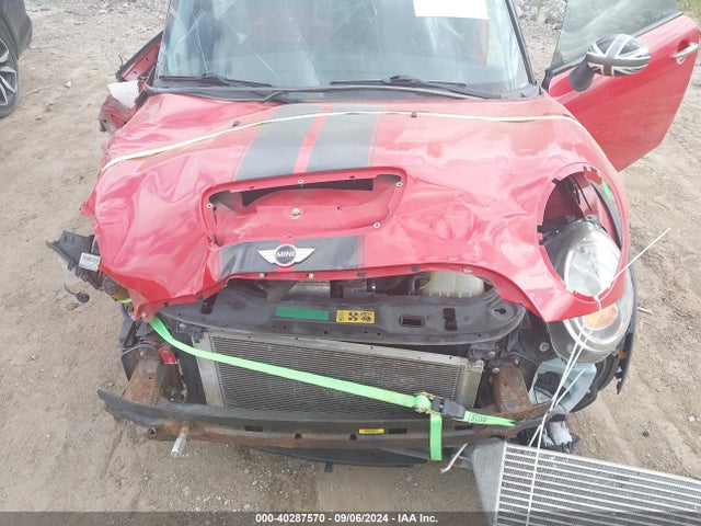2010 MINI COOPER S CLUBMAN WMWMM3C5XATP76003 Photo 9